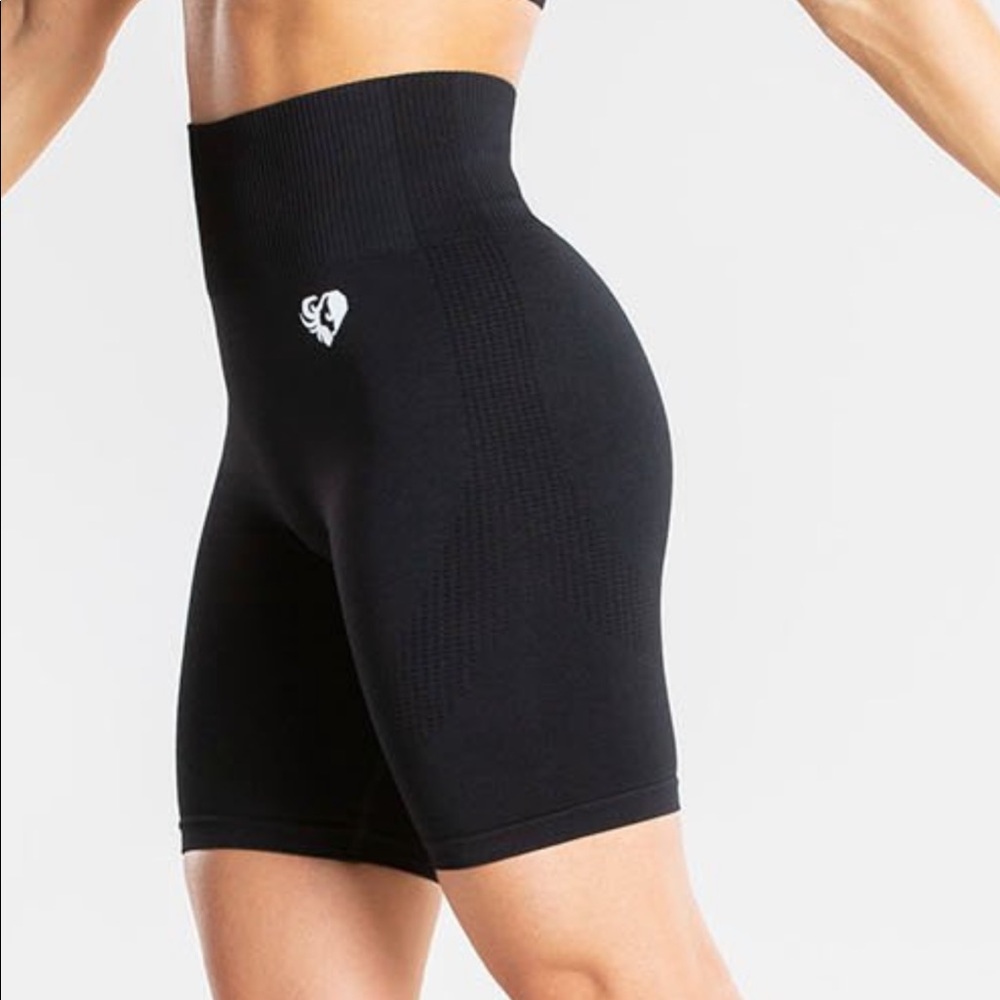 Women’s Best POWER SEAMLESS CYCLING SHORTS